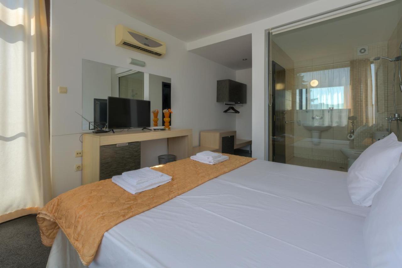 Hotel Odyssey Созопол Екстериор снимка